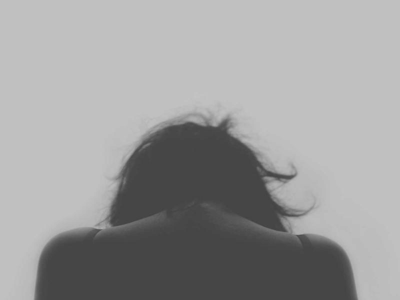 孔乙己的长衫<br>kclfxfu.cn 脱不下的学历枷锁